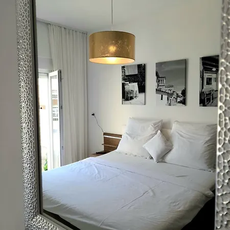 Bed & Breakfast Lovely