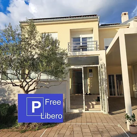 Lovely Bed and Breakfast Ρόβινι