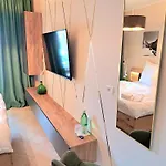 Lovely 3*